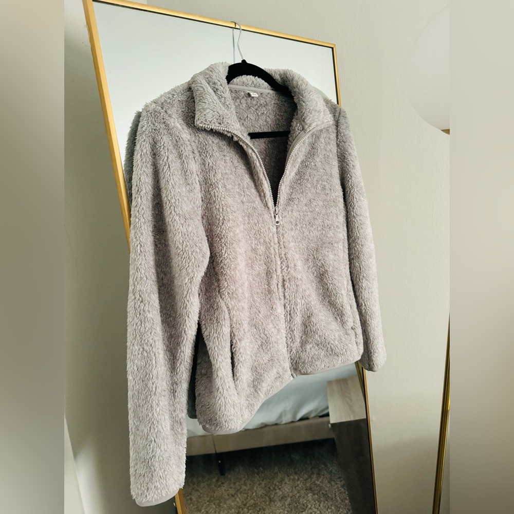 UNIQLO gray fuzzy jacket
